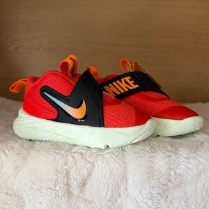 ✨$32✨NWT•Nike Team Hustle D 12 Toddler Athletic Shoes | Size 7T